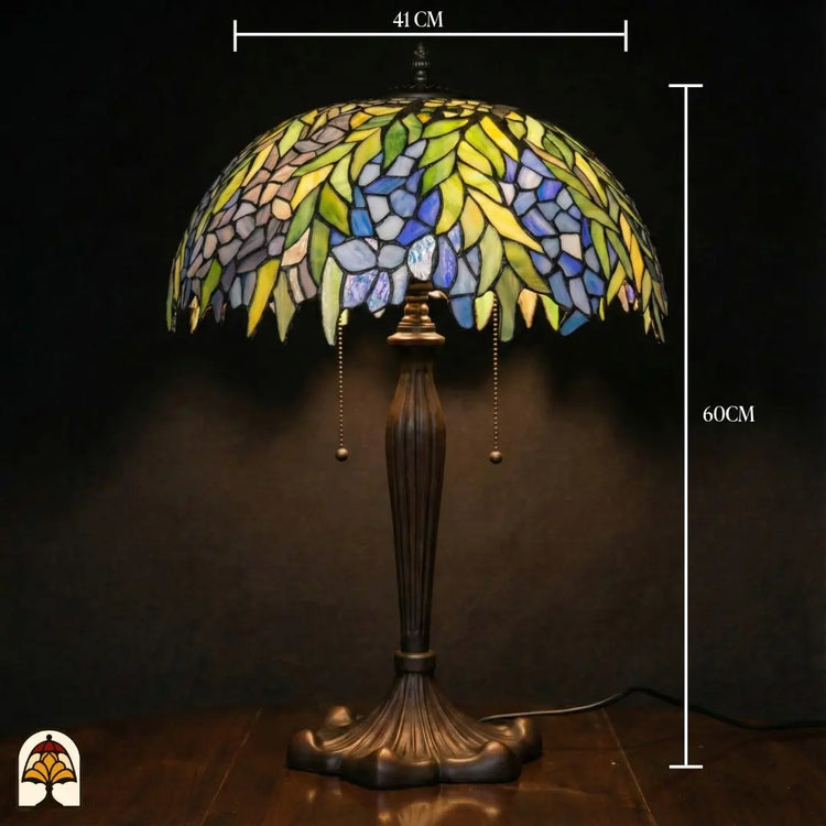 Maatafbeelding Tiffany tafellamp Foglia Azzurra — kapdiameter ⌀41 cm, totale hoogte 60 cm