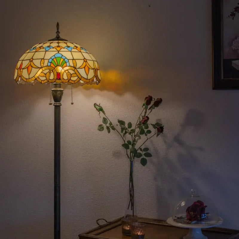 Lampadaire Tiffany : les avantages pour un éclairage d'ambiance à la maison - Lumière Decor