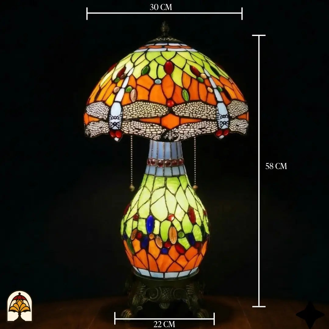 Schéma des dimensions lampe de table Tiffany Libellula Lumina ⌀30 : largeur de l'abat-jour 30 cm, largeur du pied 22 cm, hauteur totale 58 cm