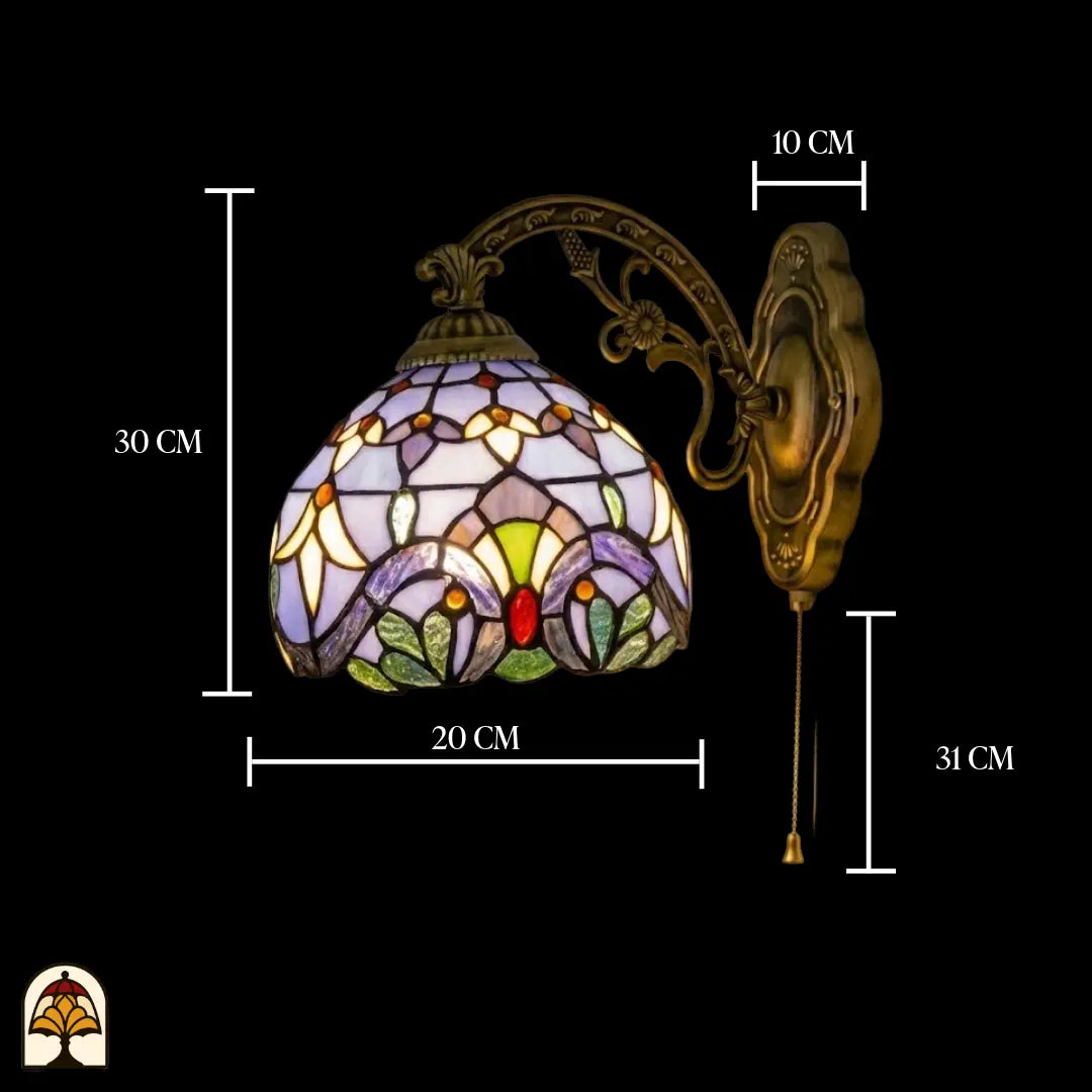 Schéma des dimensions applique murale Tiffany Royal Mosaic : 30 cm de haut, 20 cm de large, 10 cm de profondeur, interrupteur à chaînette 31 cm, bras en bronze avec abat-jour bleu lavande