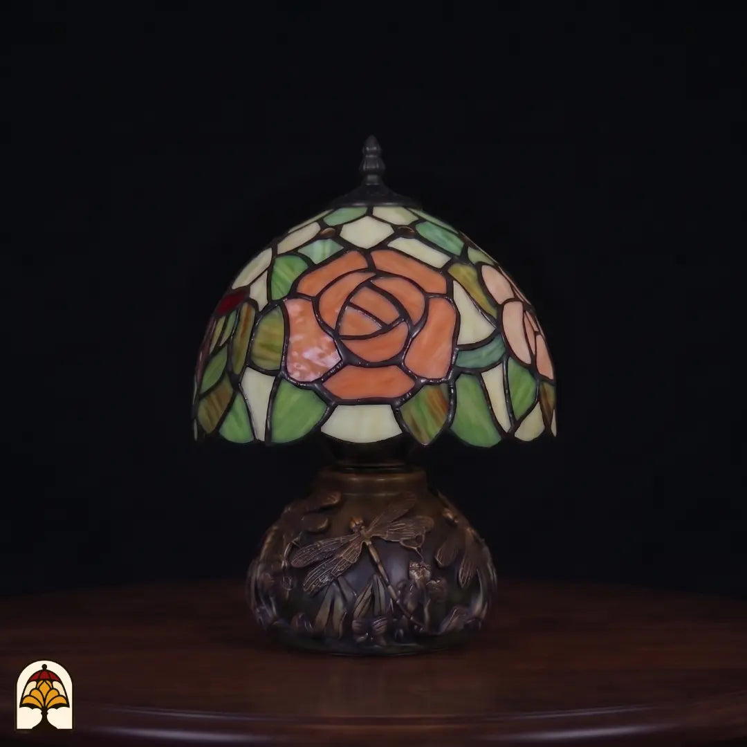 Lampe de table Tiffany Silvae Rosea ⌀20 cm éteinte – couleurs à la lumière du jour orange et vert