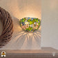Tiffany wandlamp Rosa di Primavera – lente bloem- en bladmotieven verlicht